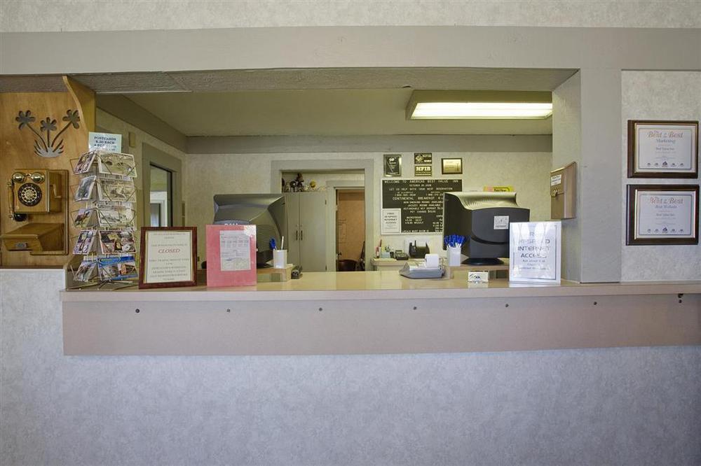 アメリカズ ベスト バリュー イン セント クレアーズビル ホイーリング St. Clairsville インテリア 写真